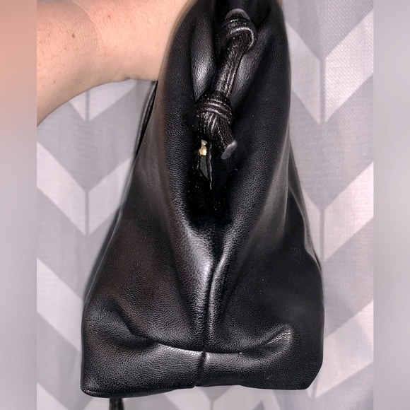 Beautiful Magnetic Closure Crossbody/Shoulder bag! - Picture 5 of 8